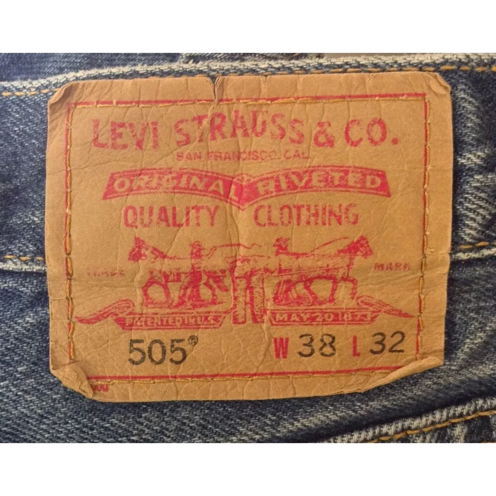 Levis vintage 2000s